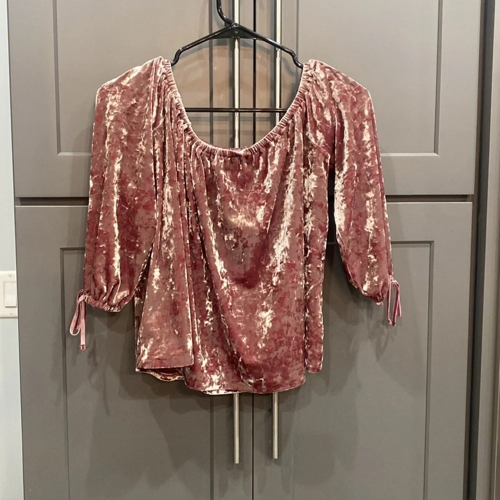 American Eagle Maroon Velour Top - Picture 2 of 3